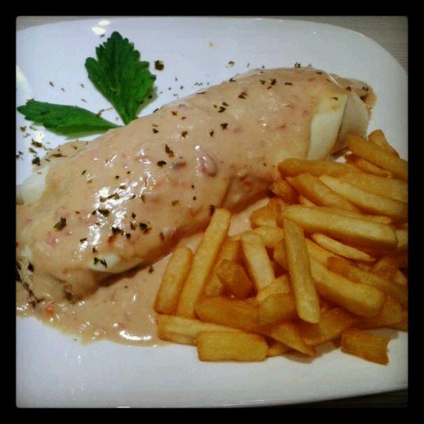 expertos en sandwich  un deseo con sabor abrierto lun a vier 3:00pm sab y domg 1:00pm