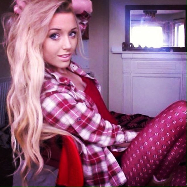 Singer|Songwriter|Scene Model|Like a Star|Blonde|Blue Eyes|Taned Skin|