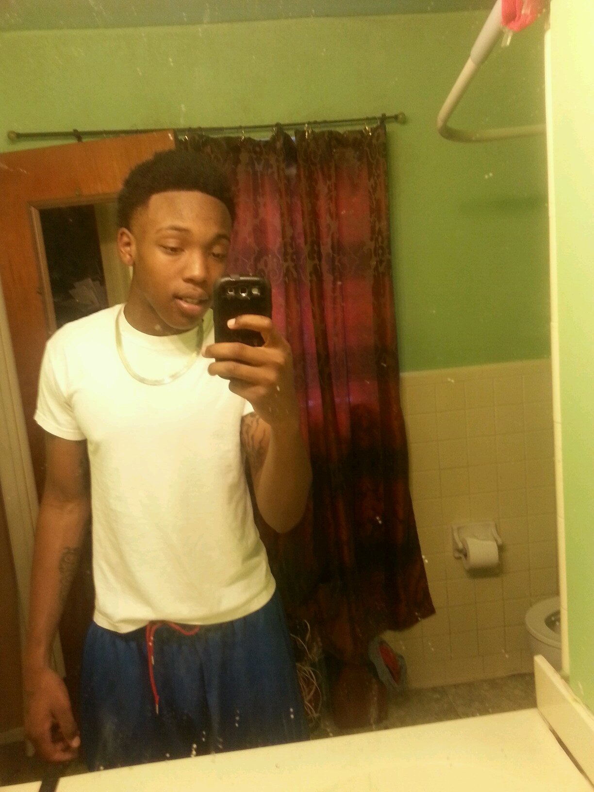 BOWW down to a muthafucking G.....HOEE!