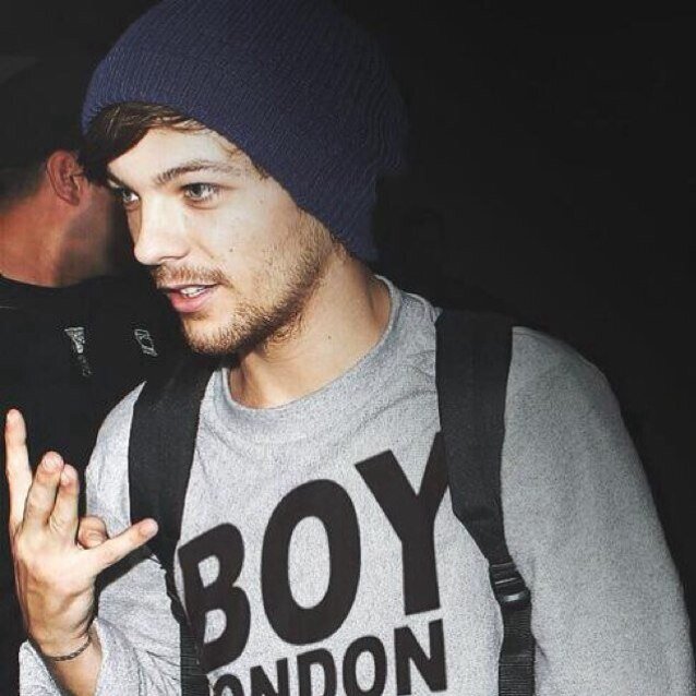 h0rnyfaux's profile picture. i like having my cock sucked and i like fucking.