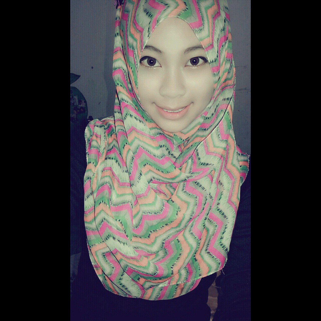 farah_diyanah98's profile picture. just follow me like Hyun.Ah say so