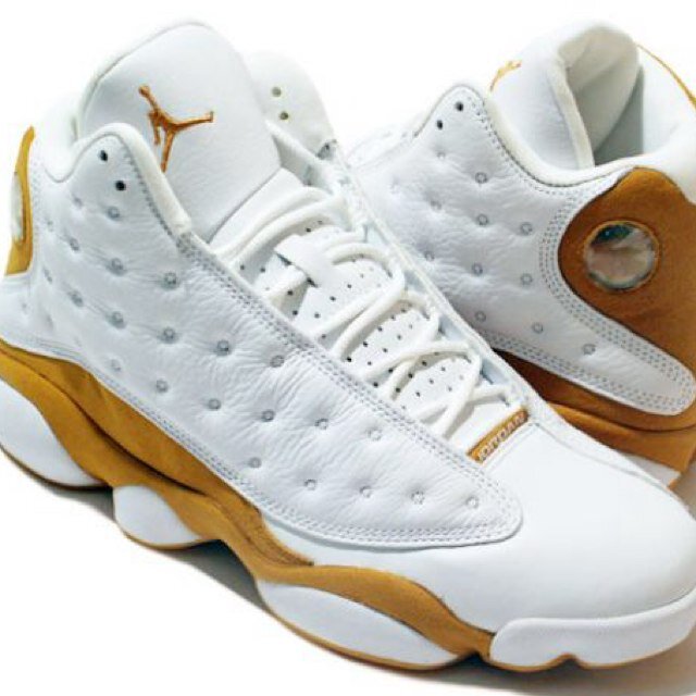 Bringing out the best kicks of every brand to Twitter