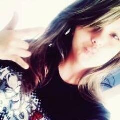 Irritante, louca, irônica, anormal, estranha, desligada, chata e MUITOO ciumenta. Prazer, eu (: so qem conhece pode traduziir - https://t.co/tno9sxrp5U