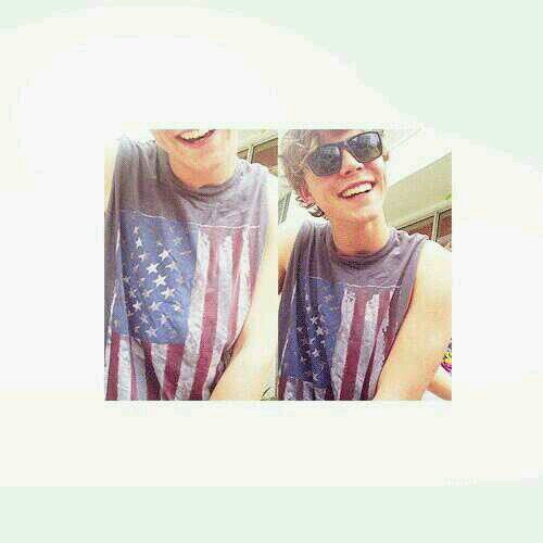 follow @cloudyhoran_ ask for fback