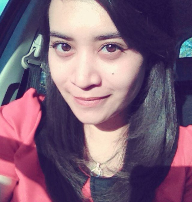 @DimasSutta 's wife
Simple - Cheerful
Instagram : ratihsaras