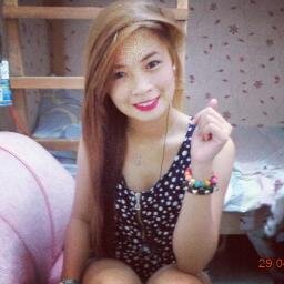 Masungit kung titingnan ako pero Madaldal, Simple, Maharot/Makulit, Friendly, 5'8 ang height ko kasama na Talon. Lol xD