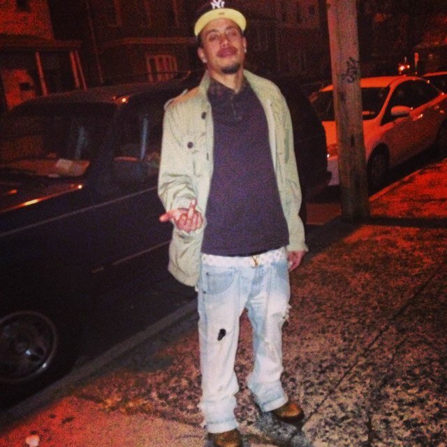 One step at ah tiime..Giovanni is the name. FrOm Bronx...iim Ma Own bOss..22..Sinqle.music straiqht.dOminican.