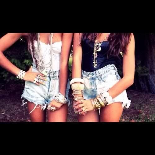 Two sister with a great sense of style,love fashion and taking it to the other level....we fashion sister,classy ladies with big dreams♥♡we are fashion!