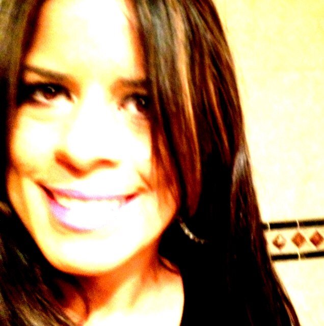 Arroyana que vive en Caguas, esposa, madre, relacionista profesional. Guerrera que sabe que para Dios no hay nada imposible.