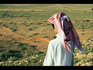 ‏لا أحد يمتلك حياة كاملة ، ولا قلب خالي من الهموم، ولا رأس خفيف من الأعباء، ولكن هناك من يدعو الله ثم يتوكل عليه