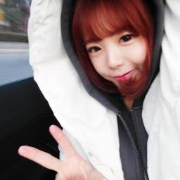 Annyeonghaseyo !!! ^^ ~bows~ :*
Young Gee imnida ! [Full name ]- Hong Young Gee , Ulzzang from Ulzzang Shidae Season 2010.