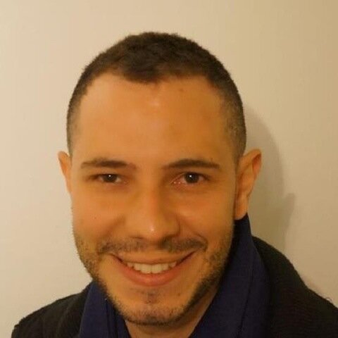 Médico de Família e Comunidade com ampliação pela Antroposofia. Ligado a causas humanitárias.