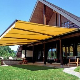 Protección solar, decoración textil, toldos, pérgolas, parasoles, cortinas, velas tensadas, carpas, cerramientos para terrazas, mosquiteras,