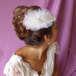 Tocados y alpargatas de novia, fiesta y comunión.100% hecho a mano.100% hecho en España.
