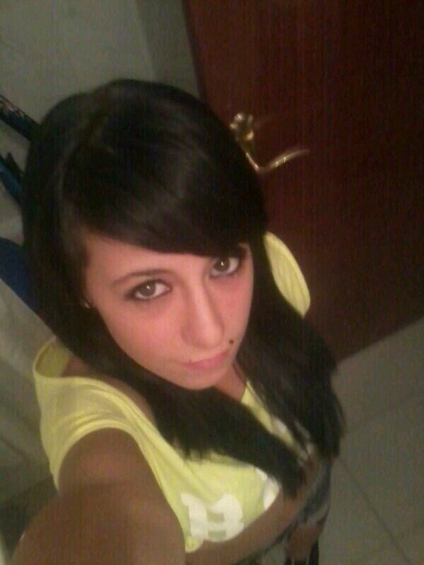 Luchadora capaz de hacer cualquier cosa para conseguir que mis sueños se hagan realidad.Siempre mostrando esa gran sonrisa que me hace especial.(32.13.00)