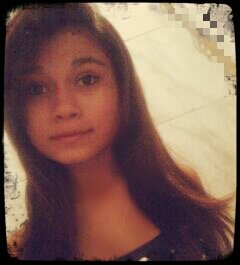 EU SO AQUELA QUE PASSA POR VC E SIMPLESMENTE NEM NOTA...
EU SOU AQUELA QUE OLHAR QUE VC EVITA....
EU SOU AQUELA LÁGRIMA SENTIDA Q VC FEZ CAIR..