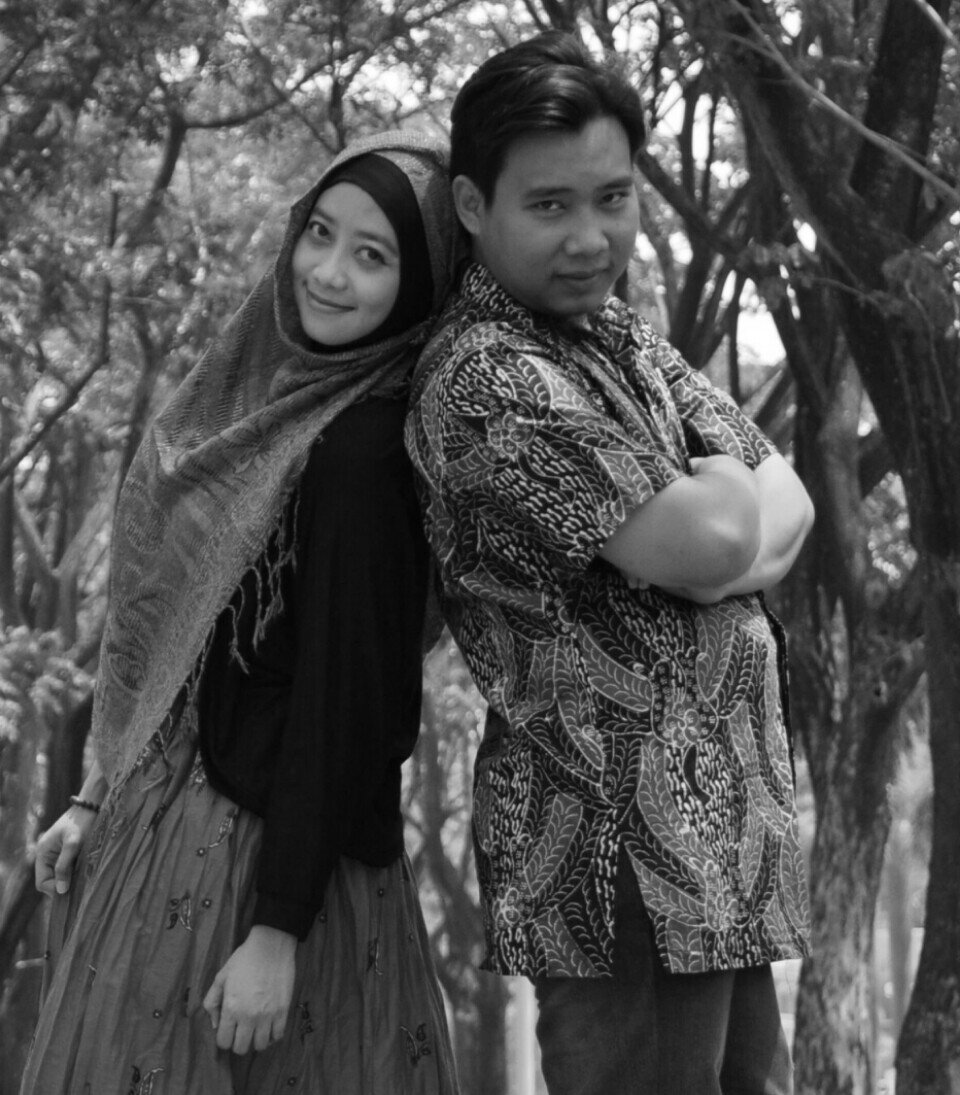 a lecturer, married,a  musician