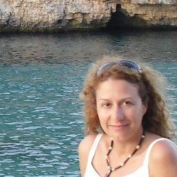 Maestra interesada en la educación holística y TIC y en toda educación que fomente la creatividad.