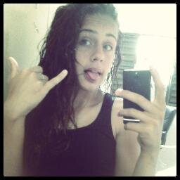 Divertida,chata, egoísta,grossa,maluca, problematicidade, sensível e ciumenta prazer esta sou eu
工 ﾚo乇 ㄚ◯∪ One Direction ☜═㋡