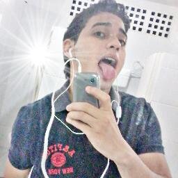 Ja tentaram me atrasar, disseram: voc ñ vai conseguir, voc ñ é capaz, isso é impossivel, e eu respondí: eu vou conseguir, eu sou capaz, tudo é possivel (y.