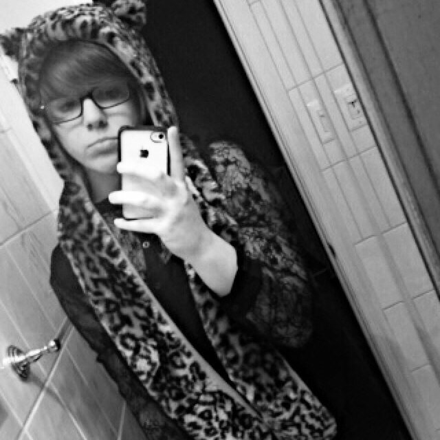 loner // free spirit //•cats // macabre // metallica // spirituality // sensuality // black everything //snow // pizza