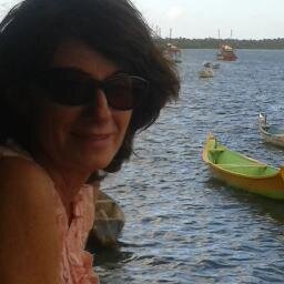Jornalista por formação, mãe de Cacá e Vitor, eternamente militante por respeito humano, dignidade e justiça social.