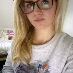 LOvee @Dr_feellgood 1'3'13/ Born: 22'july 1999/ Dancer/ Aletta kb3a vz/ be yourself.