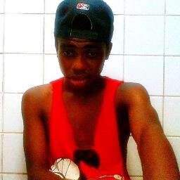 je suis yoanne,je suis un dj,j'ai 14 ans moi je fuck pas mais j'emmerde tous les rageux.
bref follow moi et je follow back
ASK.FM:@roddboyz