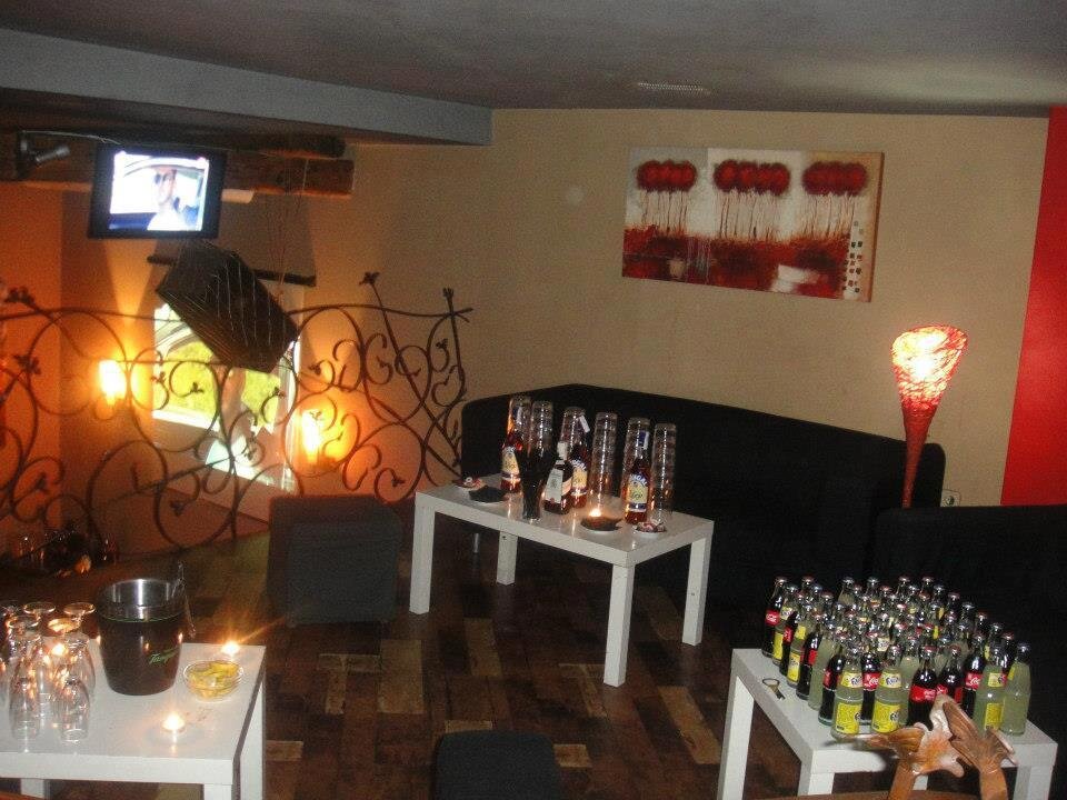 el mejor pub de toda la zona sur... no me crees? vente y veras como repites... Abierto de jueves a domingo