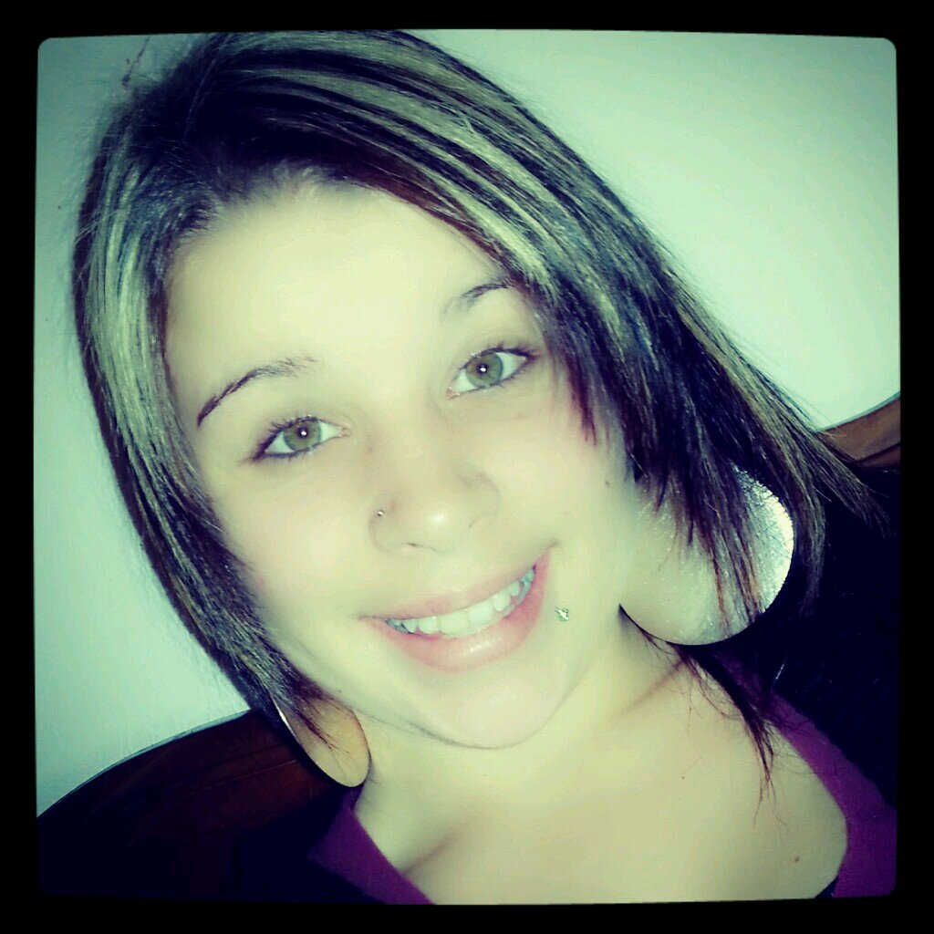 ` No Girl Should Ever Forget That She Doesn't Need Anyone Who Doesn't Need Her ♡ #TeamSingle #TeamIndependent #TeamPrettyGirl ( ;