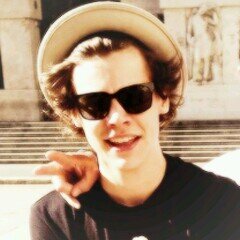 Now that I gave you a free follow go follow @harrysfetusmama bc she's gucci and she'll follow you back (: