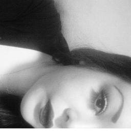i'm pale, bruise like a peach and dress like a witch. hiphop, whisky, diy, sushi.