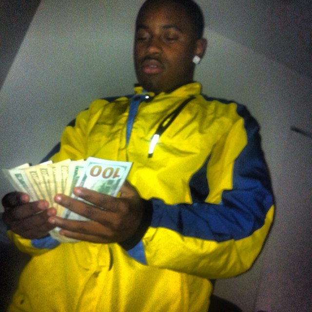 (YPN) and (BLUNT CREW) #TEAM FOLLOW BACK RIP BOOMTOWN !!! JUST A YOUNG NIGGA TRYING TO MAKE IT IN CHI CITY (HELP ME REACH MY GOAL OF 500 FOLLOWERS