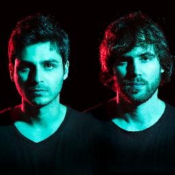 Dupla de DJ's e produtores residentes do Confraria Club