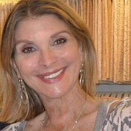 Robin Lechner Designs, an interior design firm based in South Florida also serving NYC + the Hamptons. My style has a touch of daring freshness and originality.