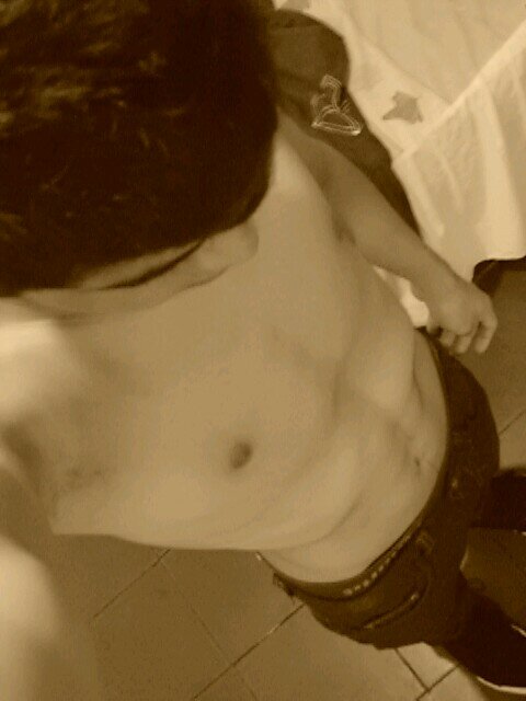 hola!! xDD Sigueme y te sigo :DD...✌