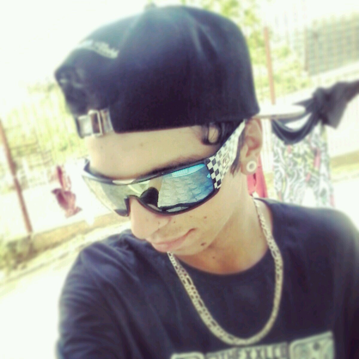 ooi fedido, te conheço a pouco mais voce ja se tornou mt pra mim, sabe neh to ai pro q der e vier, conta sempre feioso, haha, te amu p.@taaismall_