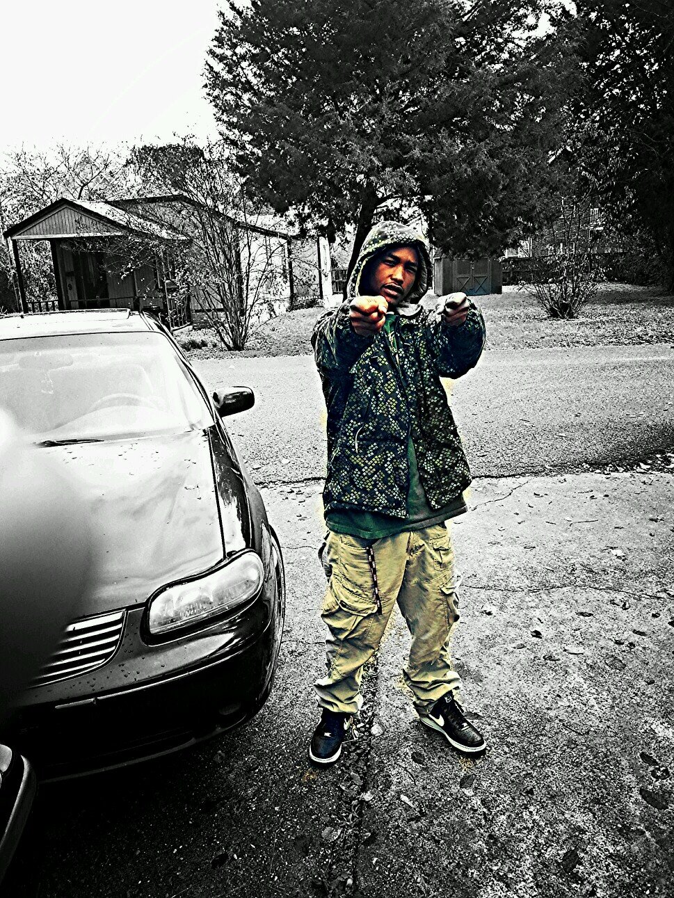 Im all da way in wid my lil goon @hestolemy_key, she gone keep it 100 if she only got 95 go follow my bay!