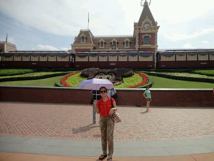 vit_vitrya's profile picture. live for yourself u'll live in vain,live for others u'll live again.