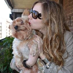 Periodista y blogger en Mi Recetario por Elena Pilar. Me apasiona la moda y me encanta la repostería.