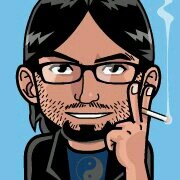 Geek, friki, otaku. Toda una contradicción andante con una insaciable necesidad de contar las pequeñas historias que jamás existieron escritor por obsesión.