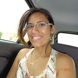 Não sei amar pela metade. Não sei viver de mentira. Não sei voar de pés no chão. Sou sempre eu mesma, mas com certeza não serei a mesma pra sempre.