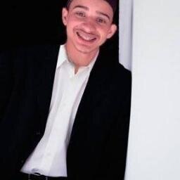 Elogios nao me elevam,criticas nao me rebaixam sou o que sou nao o que acham
     http://t.co/pj073kpp