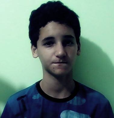 Lucas Anderson Fernandes , Importa que eu sou bonito rsrs, Apaixonado seriamente por Deus , Família , Isso aéh Vóóóó me prepara um café ... Amo minhas Avós ,Fui
