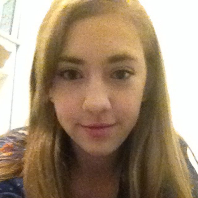 I'm Eryn, I was born at a very young age, I love dance and One Direction, follow me on instagram @edizerega08
