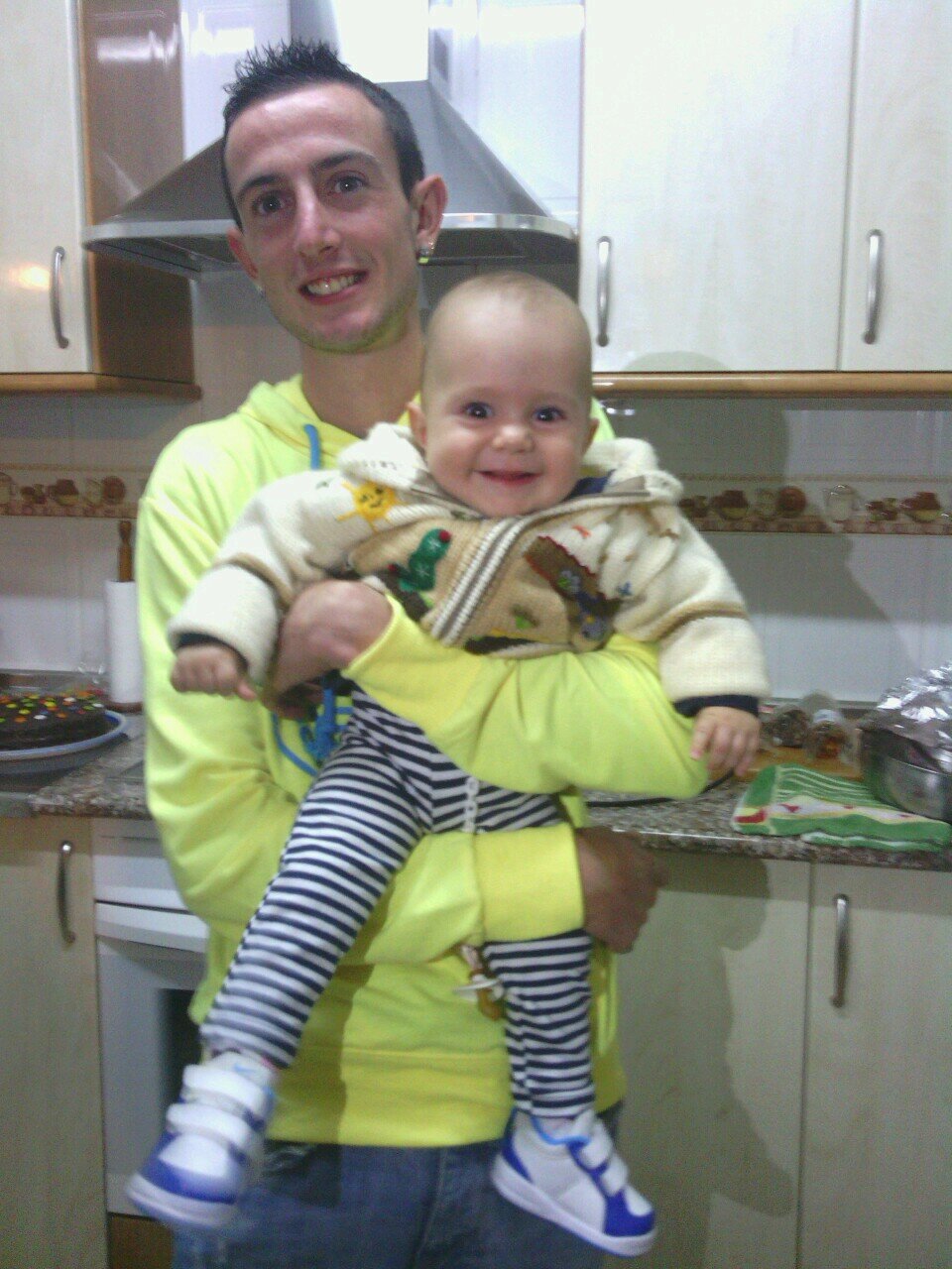 vivir la vida atope y con aquellas personas k te acen ver las cosas de otra manera a su lado y te kieren y apollan :)