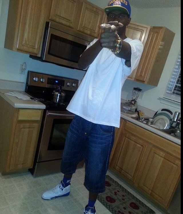 A..M.G ARKWRIGHT DA TEAM... FREE MY CUZ ROC ....