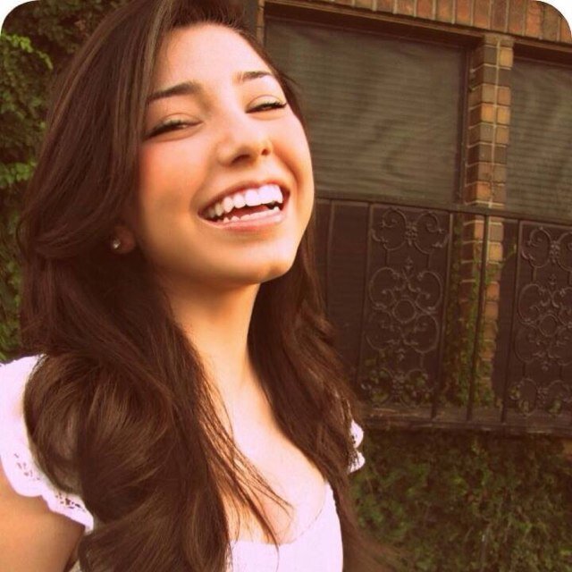 ClaireCervantes's profile picture. probably somewhere studying