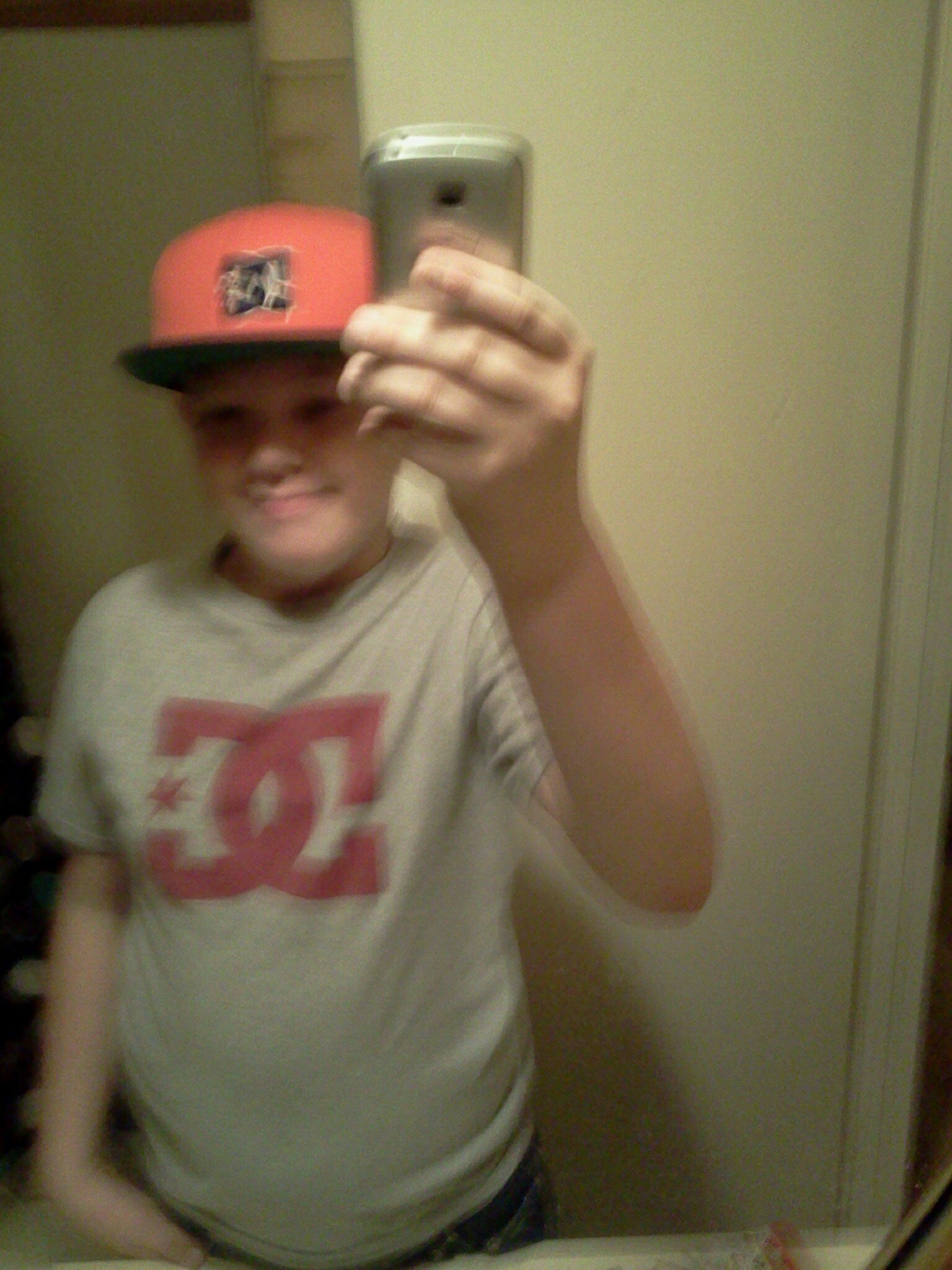 I'm a 10 year old boy that is. a gamer rich and is in to ska8 ing