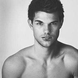 Actor De Varias Peliculas,Sexy ;),Crepuesculo Y Sin Salida Entre Otras Otras #Fake